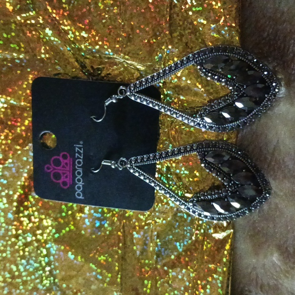 BLING PAPARAZZI EARRINGS